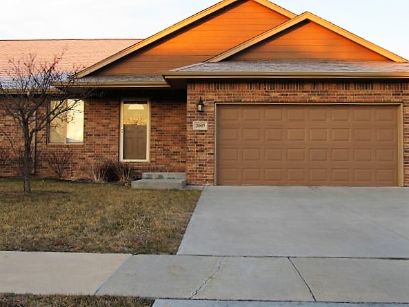 2003 N. Springbrook