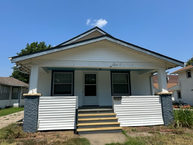 607 E. Kansas